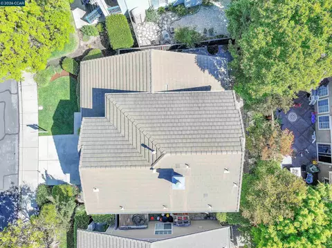 View/Area - 280 Brady St, Martinez, CA 94553 photo 9 of 11