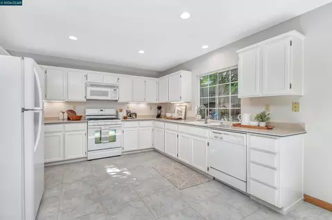 Kitchen - 280 Brady St, Martinez, CA 94553 photo 1 of 3