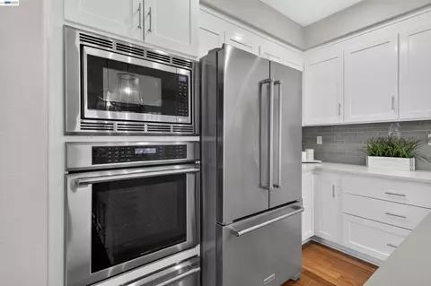 Kitchen - 271 Kelley Mist Ct, Tracy, CA 95377 photo 3 of 4