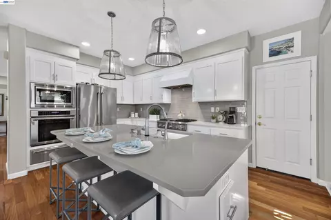 Kitchen - 271 Kelley Mist Ct, Tracy, CA 95377 photo 2 of 4