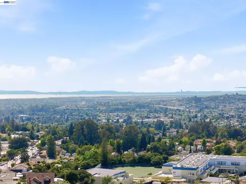 View/Area - 3212 D, Hayward, CA 94541 photo 7 of 9