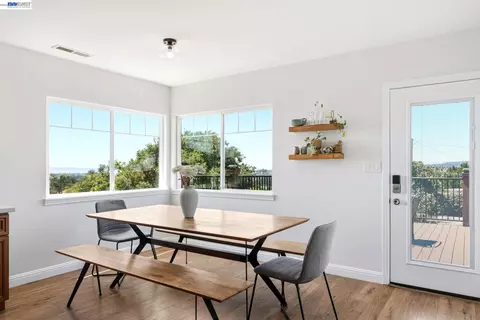 Dining - 3212 D, Hayward, CA 94541 photo 4 of 4