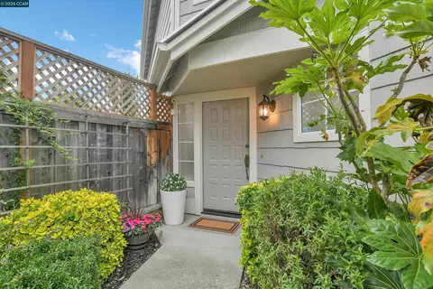 508 Valley View Ct, Martinez, CA 94553 photo 3