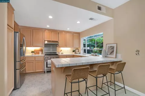 508 Valley View Ct, Martinez, CA 94553 photo 10