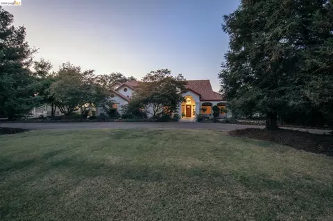 Exterior - 5232 Horseshoe Bend Ave, Clovis, CA 93619 photo 19 of 24