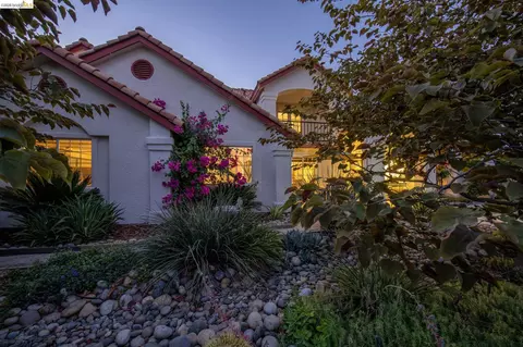 Exterior - 5232 Horseshoe Bend Ave, Clovis, CA 93619 photo 23 of 24