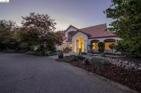 Exterior - 5232 Horseshoe Bend Ave, Clovis, CA 93619 photo 20 of 24