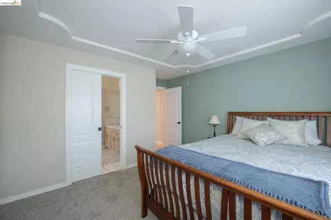 Bedroom - 5232 Horseshoe Bend Ave, Clovis, CA 93619 photo 3 of 8