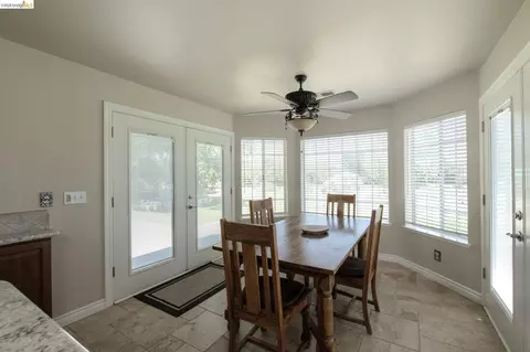 Dining - 5232 Horseshoe Bend Ave, Clovis, CA 93619 photo 1 of 1