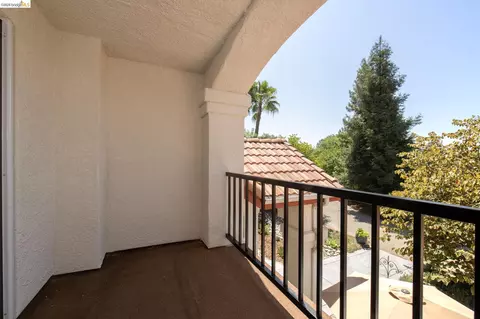 Exterior - 5232 Horseshoe Bend Ave, Clovis, CA 93619 photo 6 of 24