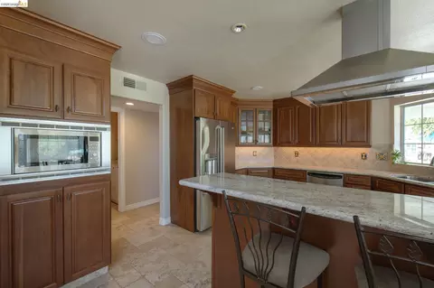 Kitchen - 5232 Horseshoe Bend Ave, Clovis, CA 93619 photo 1 of 4