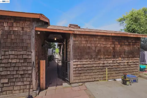 Exterior - 20 Kessler Ln, Oakley, CA 94561 photo 3 of 5