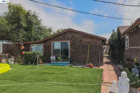 Exterior - 20 Kessler Ln, Oakley, CA 94561 photo 1 of 5