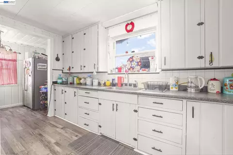 Kitchen - 20 Kessler Ln, Oakley, CA 94561 photo 2 of 2