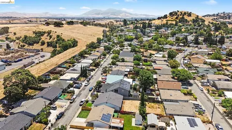 View/Area - 4100 Irene Dr, Martinez, CA 94553 photo 2 of 3