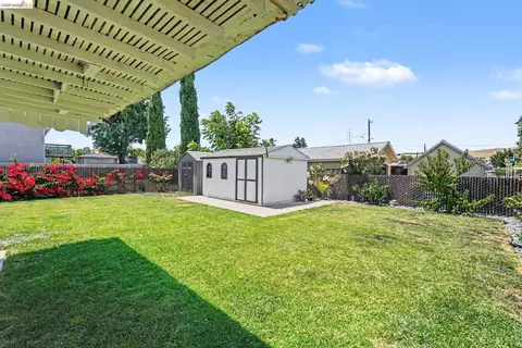 Exterior - 4100 Irene Dr, Martinez, CA 94553 photo 5 of 8
