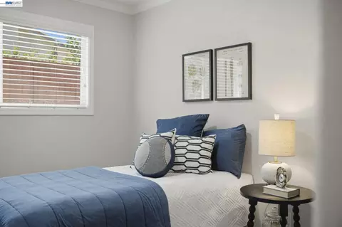 Bedroom - 1082 Springfield Dr, Walnut Creek, CA 94598 photo 6 of 8