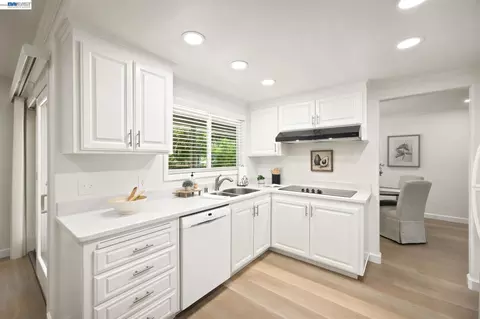 Kitchen - 1082 Springfield Dr, Walnut Creek, CA 94598 photo 2 of 6