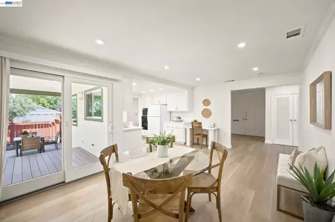 Dining - 1082 Springfield Dr, Walnut Creek, CA 94598 photo 4 of 6