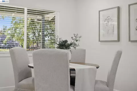Dining - 1082 Springfield Dr, Walnut Creek, CA 94598 photo 5 of 6