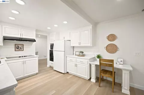 Kitchen - 1082 Springfield Dr, Walnut Creek, CA 94598 photo 1 of 6