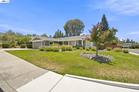 Exterior - 1082 Springfield Dr, Walnut Creek, CA 94598 photo 2 of 15