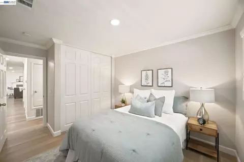 Bedroom - 1082 Springfield Dr, Walnut Creek, CA 94598 photo 2 of 8