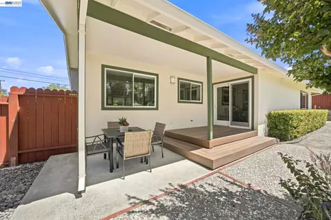 Exterior - 1082 Springfield Dr, Walnut Creek, CA 94598 photo 4 of 15