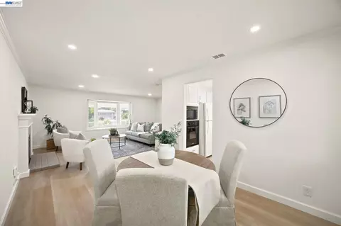 Dining - 1082 Springfield Dr, Walnut Creek, CA 94598 photo 2 of 6
