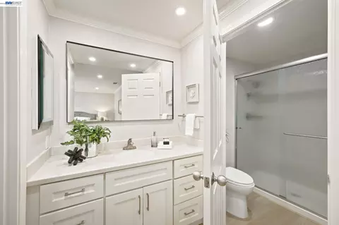 Bath - 1082 Springfield Dr, Walnut Creek, CA 94598 photo 3 of 5