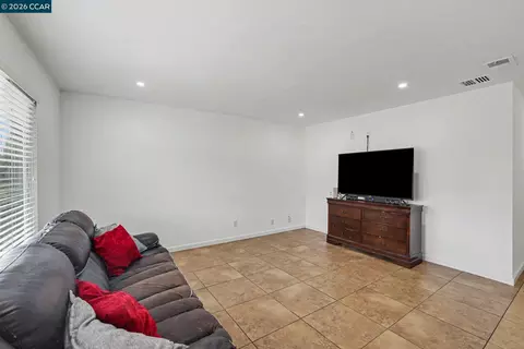 Living - 400 Ladera Dr, Vallejo, CA 94591 photo 1 of 3