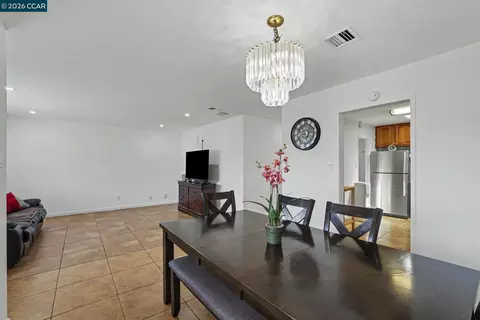 Dining - 400 Ladera Dr, Vallejo, CA 94591 photo 2 of 2
