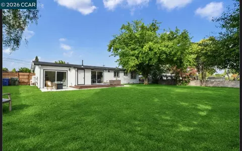 Exterior - 5169 Concord Blvd, Concord, CA 94521 photo 6 of 8