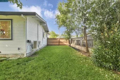 Exterior - 5169 Concord Blvd, Concord, CA 94521 photo 7 of 8