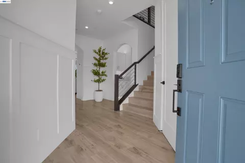 Entry Way - 2775 Pink Muhly Dr, Manteca, CA 95337 photo 1 of 4