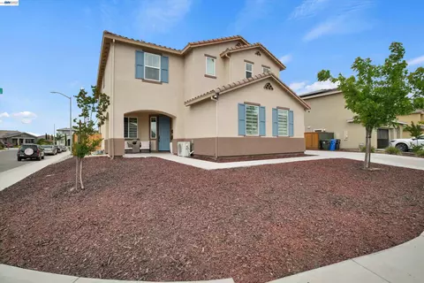 Exterior - 2775 Pink Muhly Dr, Manteca, CA 95337 photo 3 of 7