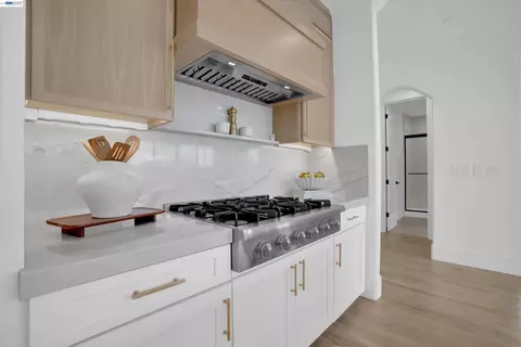 Kitchen - 2775 Pink Muhly Dr, Manteca, CA 95337 photo 3 of 5