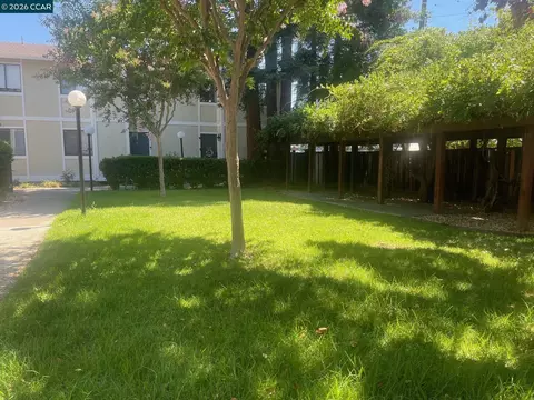 1140 Detroit Ave #14, Concord, CA 94520