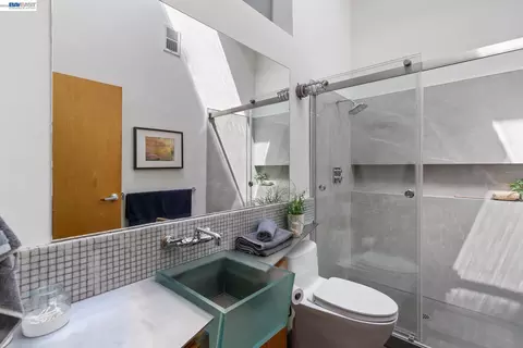 Bath - 755 Folger Ave, Berkeley, CA 94710 photo 2 of 2