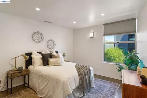 Bedroom - 755 Folger Ave, Berkeley, CA 94710 photo 2 of 2