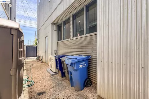 Exterior - 755 Folger Ave, Berkeley, CA 94710 photo 5 of 7