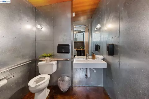 Bath - 755 Folger Ave, Berkeley, CA 94710 photo 1 of 2