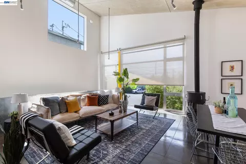 Living - 755 Folger Ave, Berkeley, CA 94710 photo 2 of 3