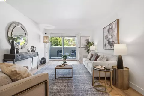 288 Whitmore St #121, Oakland, CA 94611