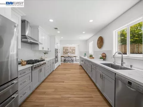 Kitchen - 7966 Iglesia Dr, Dublin, CA 94568 photo 7 of 7