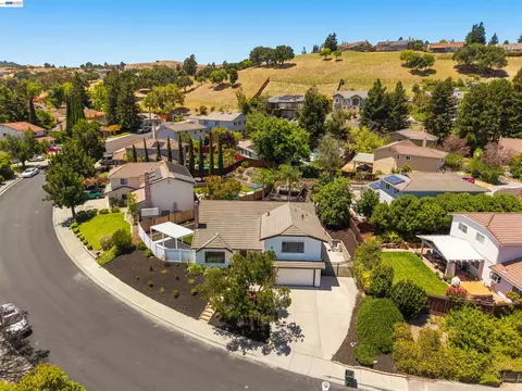 View/Area - 7966 Iglesia Dr, Dublin, CA 94568 photo 3 of 4