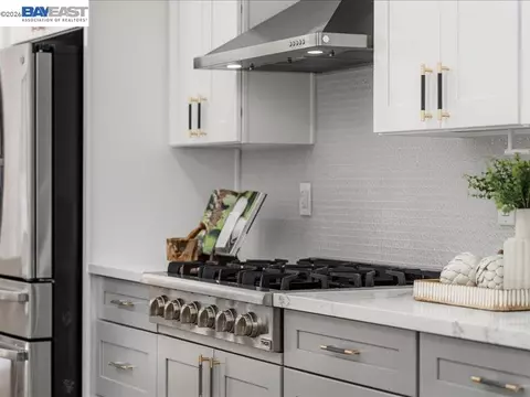 Kitchen - 7966 Iglesia Dr, Dublin, CA 94568 photo 6 of 7
