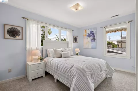 Bedroom - 1639 Broadway, Alameda, CA 94501 photo 4 of 5