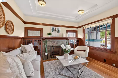 Living - 1639 Broadway, Alameda, CA 94501 photo 2 of 4