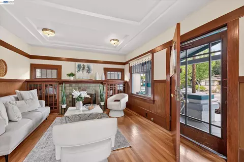 Entry Way - 1639 Broadway, Alameda, CA 94501 photo 1 of 4